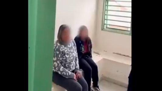 Dos mujeres fueron de visita a la cárcel y se quedaron adentro: tenían orden de captura