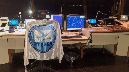 Paro de los controladores aéreos: "La ANAC podrá labrar actas de infracción a los titulares de licencias", advierte el Gobierno