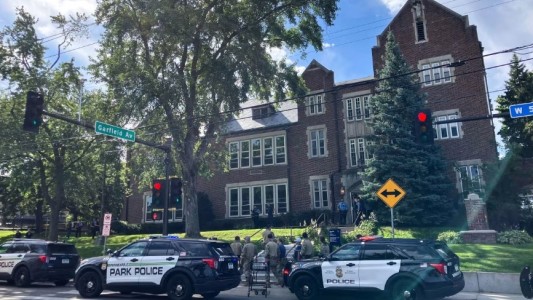 Dos niños muertos y 17 heridos tras un tiroteo en una escuela de Minneapolis