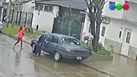 Salieron a robar con sus dos hijos