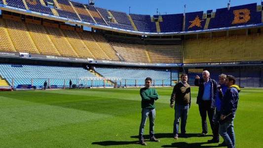 Dirigentes de la Federación Peruana recorrieron "La Bombonera"