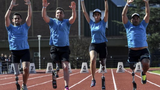Deportistas amputados aprendieron a correr en el Cenard con un campeón paralímpico