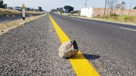 Condenaron a dos hombres por colocar piedras en la autopista Santa Fe–Rosario para robar