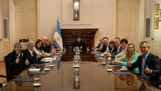 Javier Milei mantuvo la primera reunión de Gabinete tras la derrota electoral bonaerense