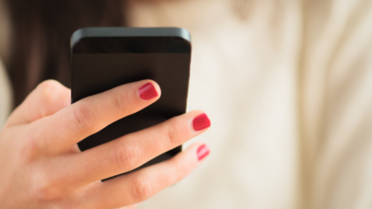 Imputan a una mujer por recibir y transferir dinero de la venta fraudulenta de un auto