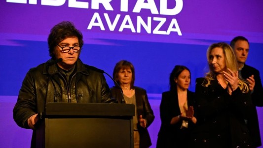 Javier Milei suspendió su viaje a Madrid tras la derrota electoral bonaerense