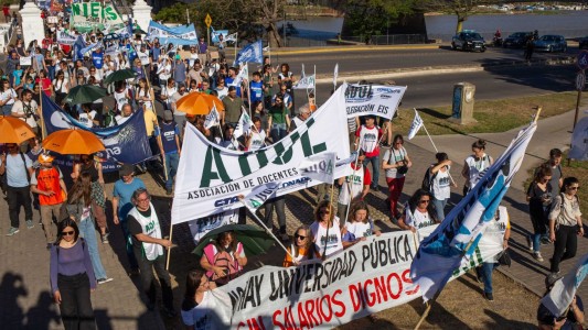 Paro nacional universitario: docentes y no docentes protestan contra el veto de Milei