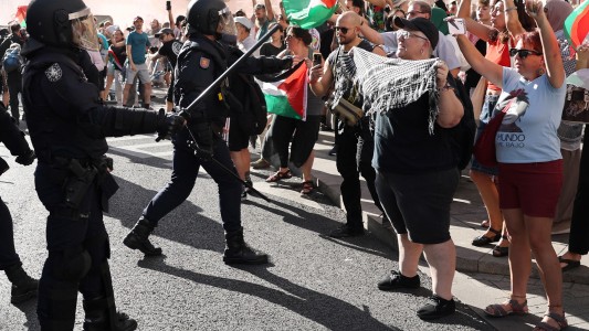 Vuelta a España: manifestantes propalestina impidieron el fin de la prueba en Madrid