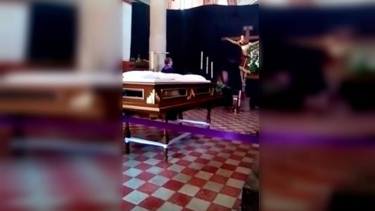 Viral milagroso: un cristo movió la cabeza durante una misa en México