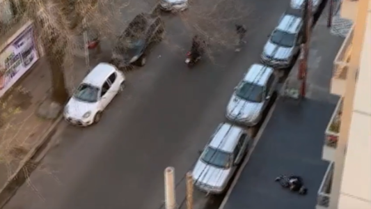 Tiros a plena luz del día: fingió su muerte y los ladrones se fueron