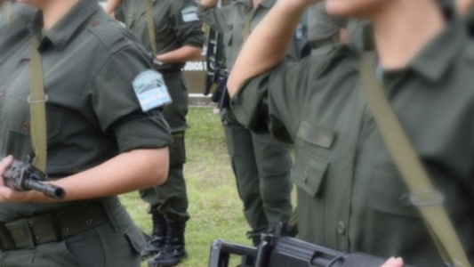 Condenaron a prisión a dos gendarmes por drogar y violar a una compañera