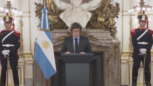 Qué propone la ley de estabilidad fiscal y monetaria de Milei: financiamiento obligatorio y sanciones penales