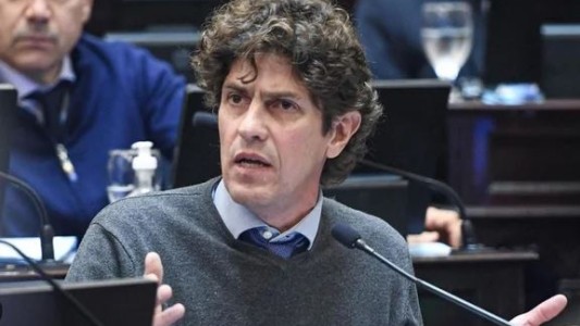 Martín Lousteau dijo que el presupuesto 2026 “ya quedó desactualizado” y acusó a Milei de “manipular cifras”