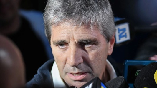 Luis Caputo: "Vamos a vender hasta el último dólar en el techo de la banda"