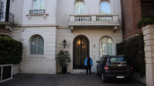 Los ladrones que robaron en la casa de Pampita habían ingresado “legalmente” al país