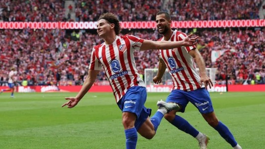 La Liga: Atlético de Madrid goleó 5-2 al Real Madrid, con dos goles de Julián Álvarez