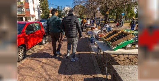 Parque Saavedra: desalojaron a manteros que vendían de manera ilegal