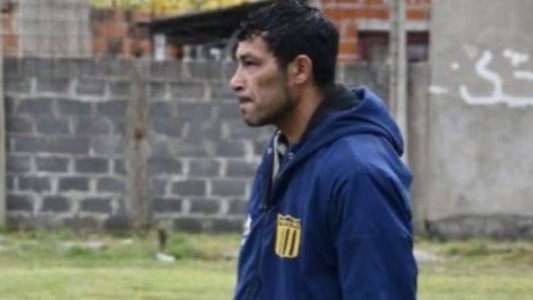 Conmoción en La Plata: jugaba un partido de fútbol amateur, se descompensó y murió