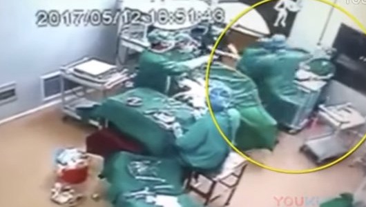 Video escándalo: un médico y una enfermera se pelean en el quirófano en medio de una operación