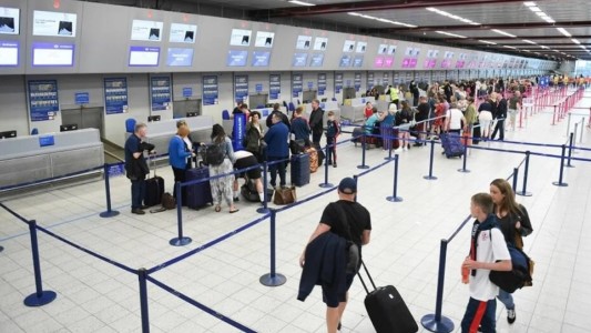 Pilotos de Aerolíneas Argentinas harán asambleas el jueves en Aeroparque