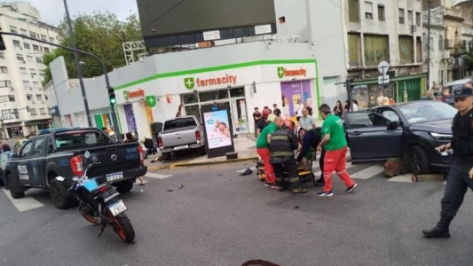 Tres heridos con politraumatismos por un choque en la zona de Parque Centenario