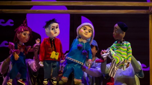 "Alejandra y los mundos", una aproximación titiritera al universo literario de María Granata