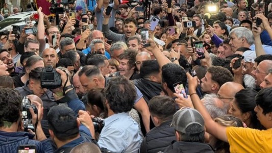 Milei retomó la campaña y pidió a los votantes no ir a "la barbarie de los Kirchner"