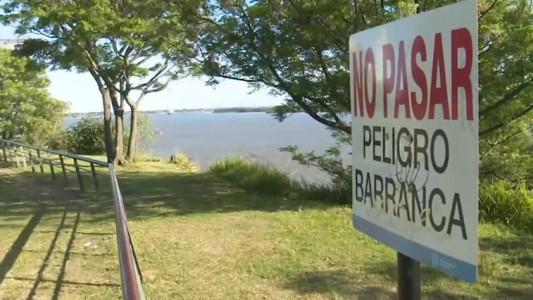 Rosario: un joven murió al caer por la barranca del río Paraná tras un intento de robo