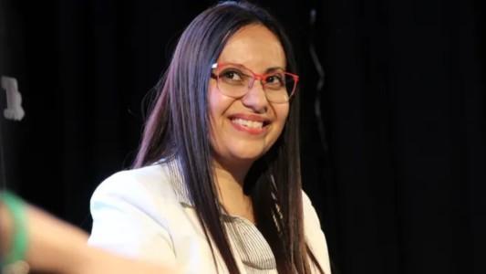 Denuncian a la rectora de la UNLaR por asumir el cargo sin cumplir los requisitos legales