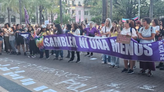 Se realizó en Santa Fe la "Marcha de Antorchas" contra los femicidios y la violencia de género