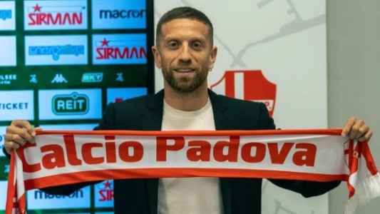 El “Papu” Gómez vuelve al fútbol: fue presentado en un club de Italia