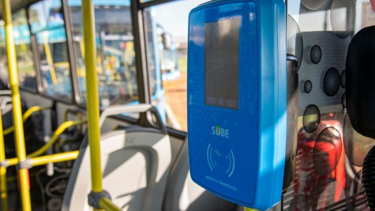 En Rosario, los colectivos y las bicicletas públicas son gratis para ir a votar este domingo