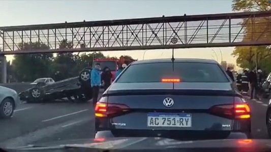 Choque y vuelco en General Paz: dos heridos