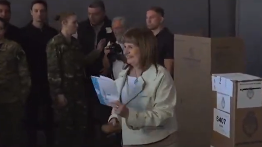 "Había que doblarla en tres": el debut de Bullrich con la boleta única de papel