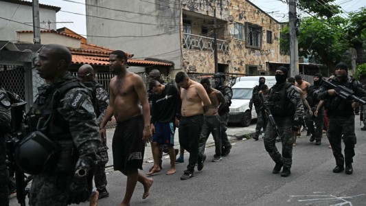 Violencia extrema en Río de Janeiro: al menos 60 muertos en un megaoperativo en dos favelas
