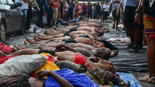 Vecinos recuperaron decenas de cuerpos tras operación más letal en Rio de Janeiro