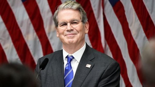 Bessent pide una reacción "entusiasta" de los mercados al triunfo electoral de Milei