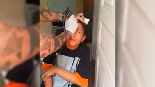 Intentó robarle a un tatuador y recibió un castigo que no podrá borrar jamás