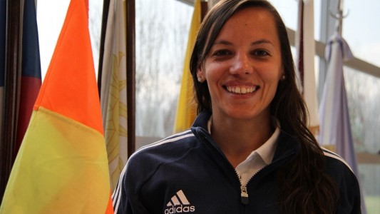 Mariana de Almeida, la otra árbitro que debuta en la Superliga
