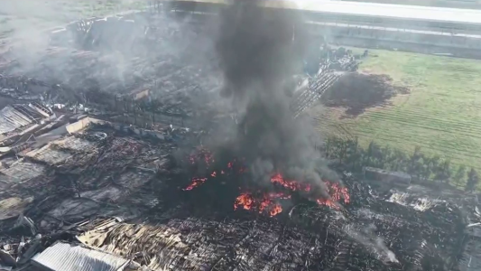 Ezeiza: se reactivaron las llamas en el Polígono Industrial Spegazzini