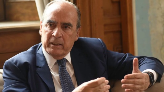 Francos admitió que quería seguir a cargo del Gabinete y dijo que volvería si Milei se lo pide