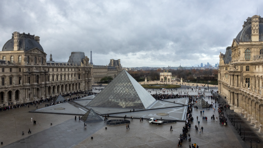 Robo millonario en el Louvre: detienen a cuatro nuevas personas