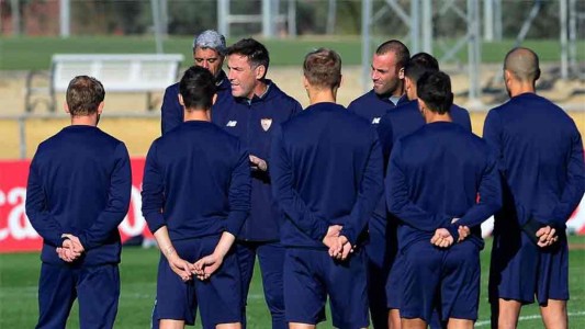 Berizzo encabezó el entrenamiento del Sevilla tras confirmarse que padece cáncer
