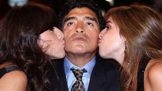 Diego Maradona arremetió contra dos de sus hijas: Dalma y Gianinna