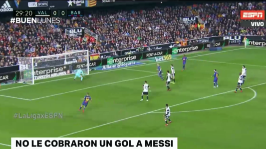 El insólito gol que no le cobraron a Messi