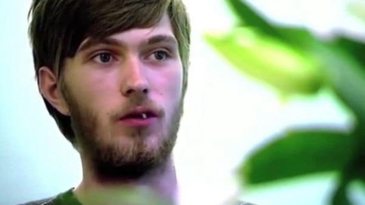 El joven que estuvo 20 años sin lavarse los dientes