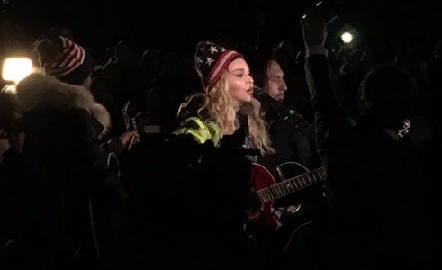 Sorpresivo show de Madonna en apoyo a Hillary Clinton