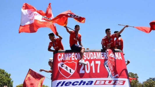 La caravana de Independiente para festejar el histórico triunfo