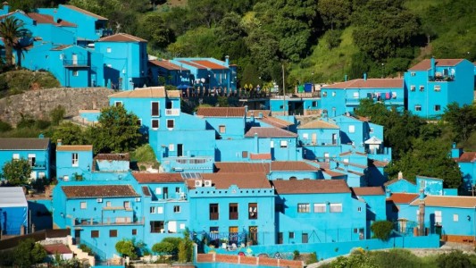 Se van los pitufos del "primer pueblo pitufo" del mundo