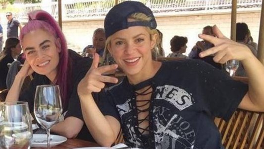 El divertido baile de Shakira en una heladería de Chile